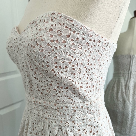 ANTHROPOLOGIE Pins & Needles strapless sweetheart dress. SMALL - Picture 3 of 3